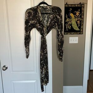 Laundry by Shelli Segal, classic belted dress. Size small.